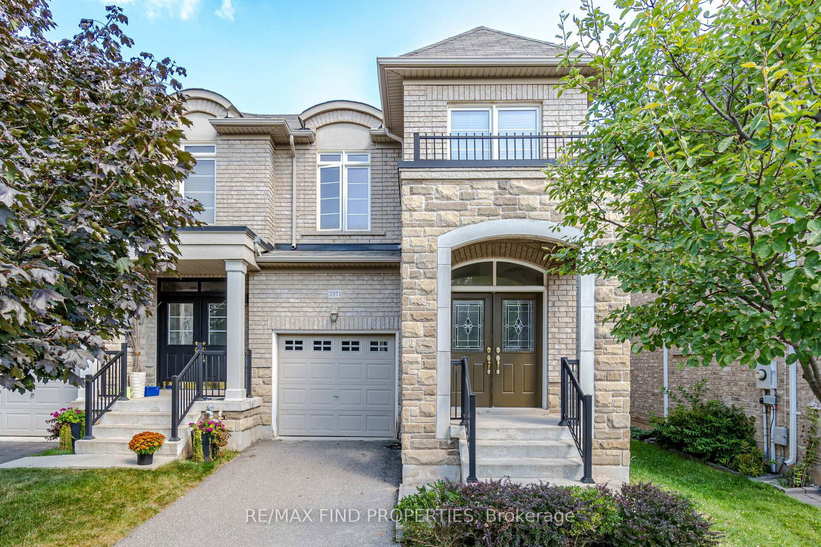 2371-baronwood-drive-oakville-ontario-w13085544