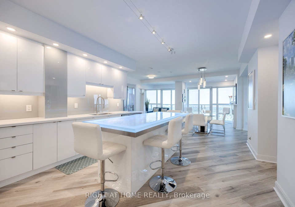 60-absolute-avenue-mississauga-ontario-w13085550