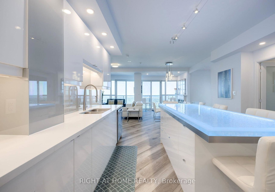 60-absolute-avenue-mississauga-ontario-w13085550
