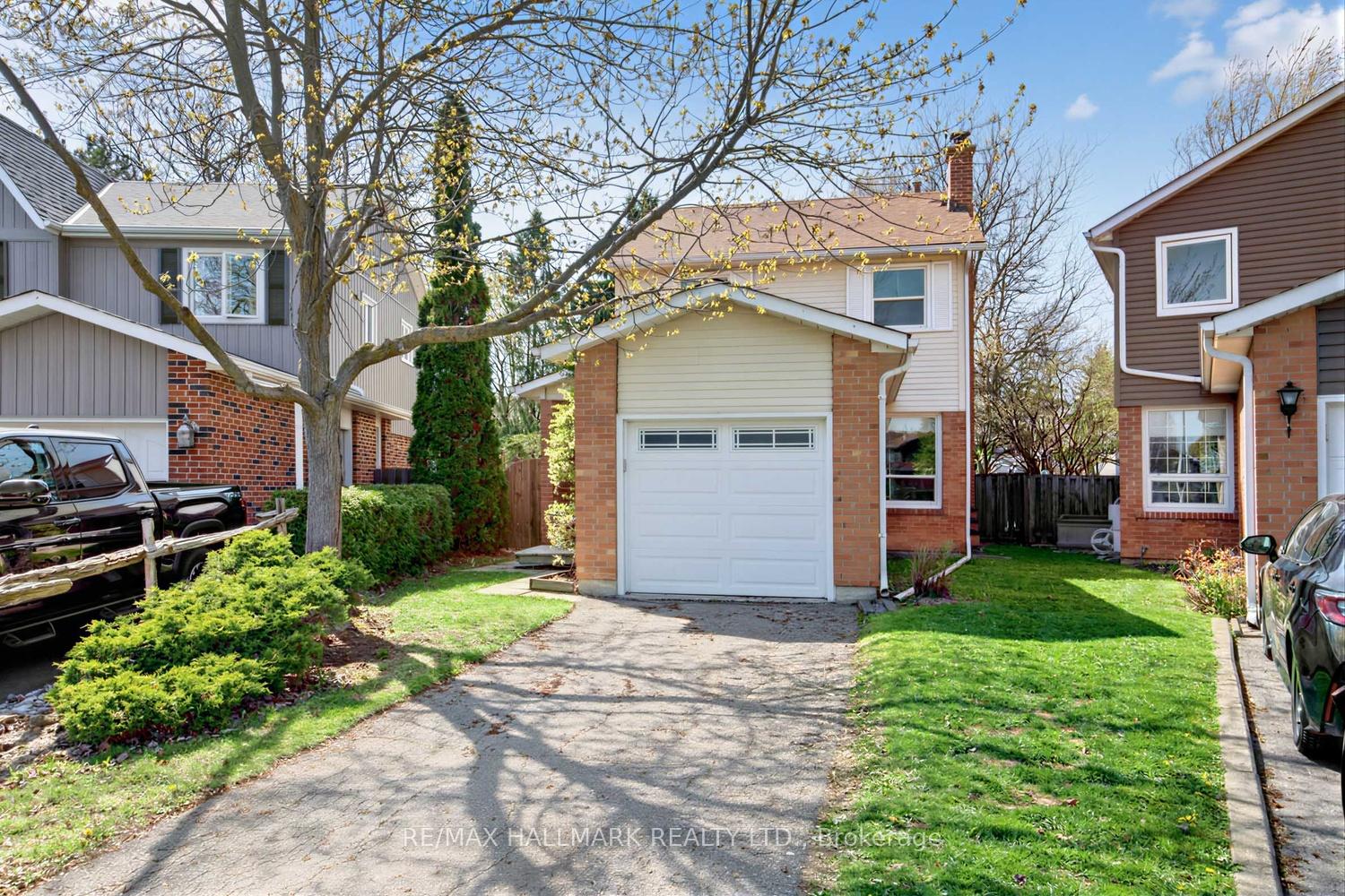 16-shelbourne-court-brampton-ontario-w13085752