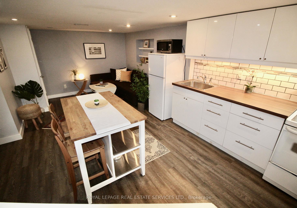 170-fairview-avenue-toronto-ontario-w13085814