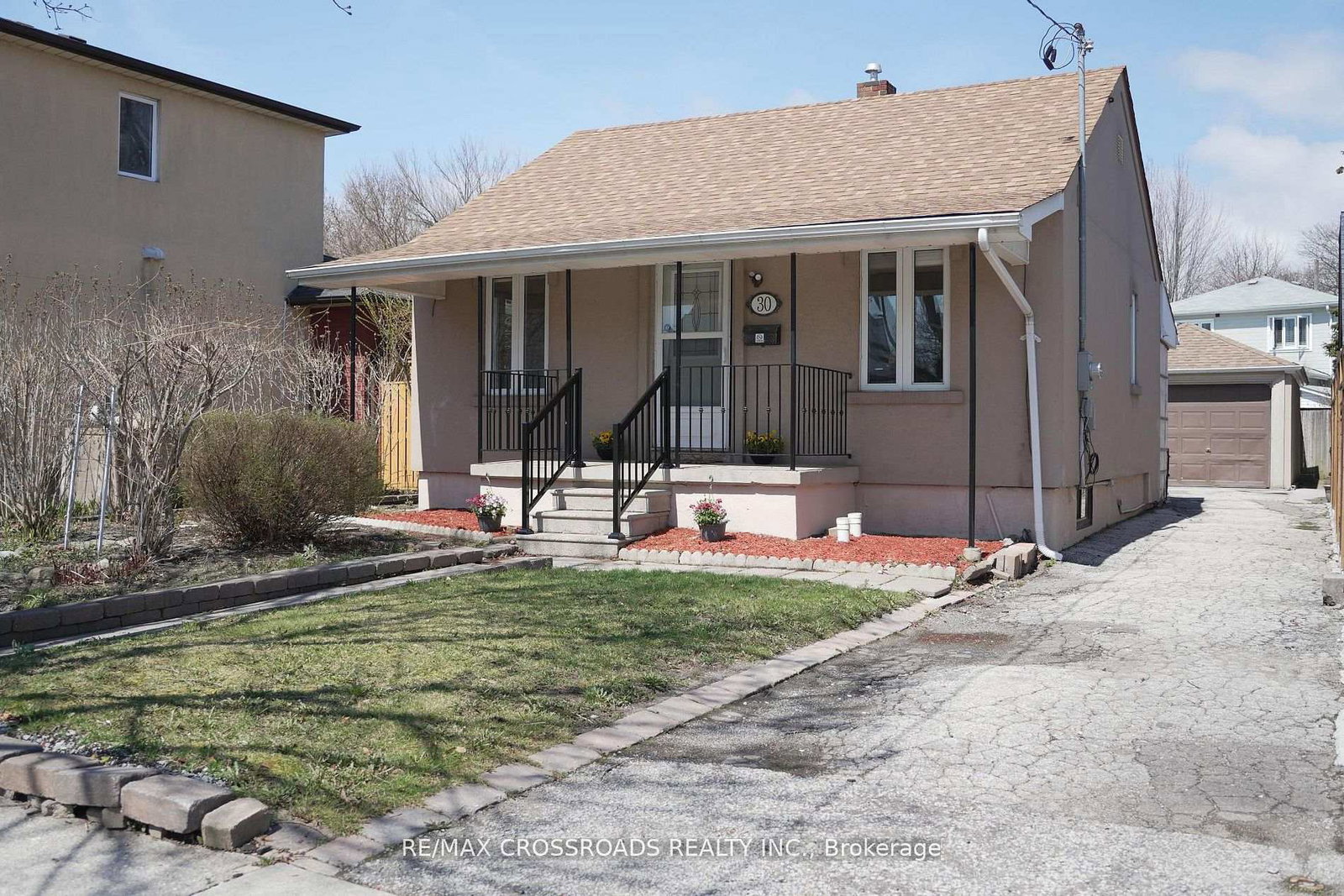 30-hearst-circle-north-york-ontario-w13086042