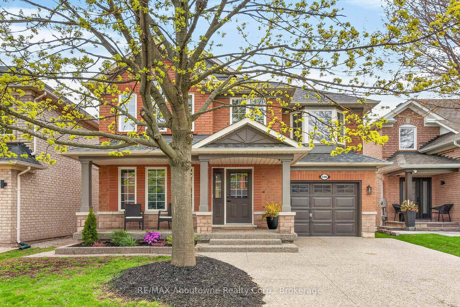 2385-guildstone-crescent-oakville-ontario-w13086234