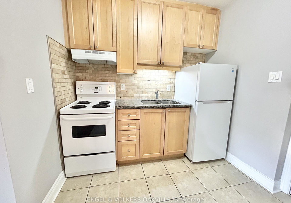 15-thirty-third-street-etobicoke-ontario-w13086272