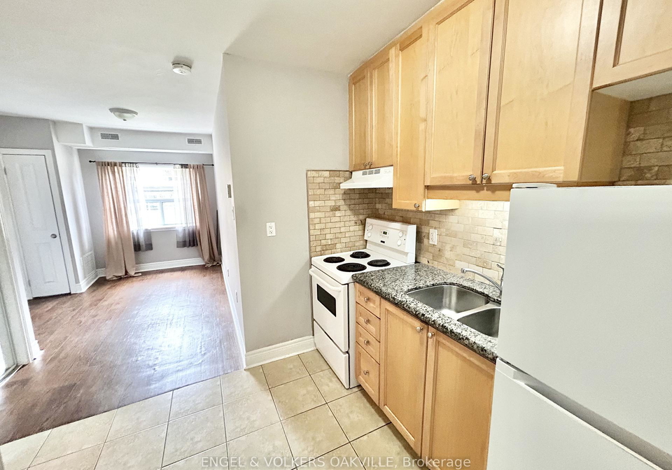 15-thirty-third-street-etobicoke-ontario-w13086272