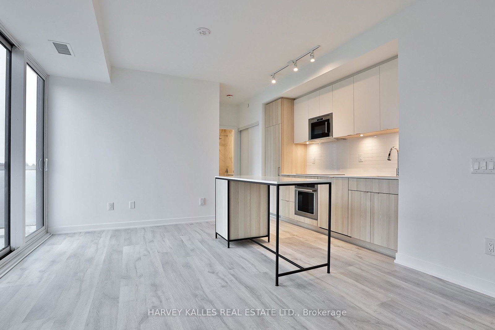 215-lakeshore-road-w-mississauga-ontario-w13086338
