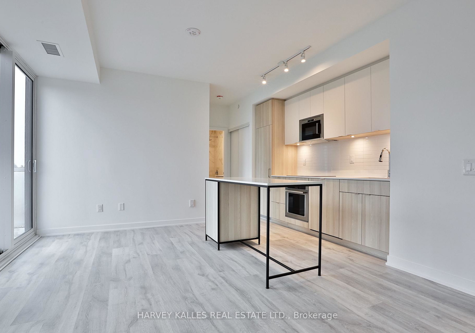215-lakeshore-road-w-mississauga-ontario-w13086338
