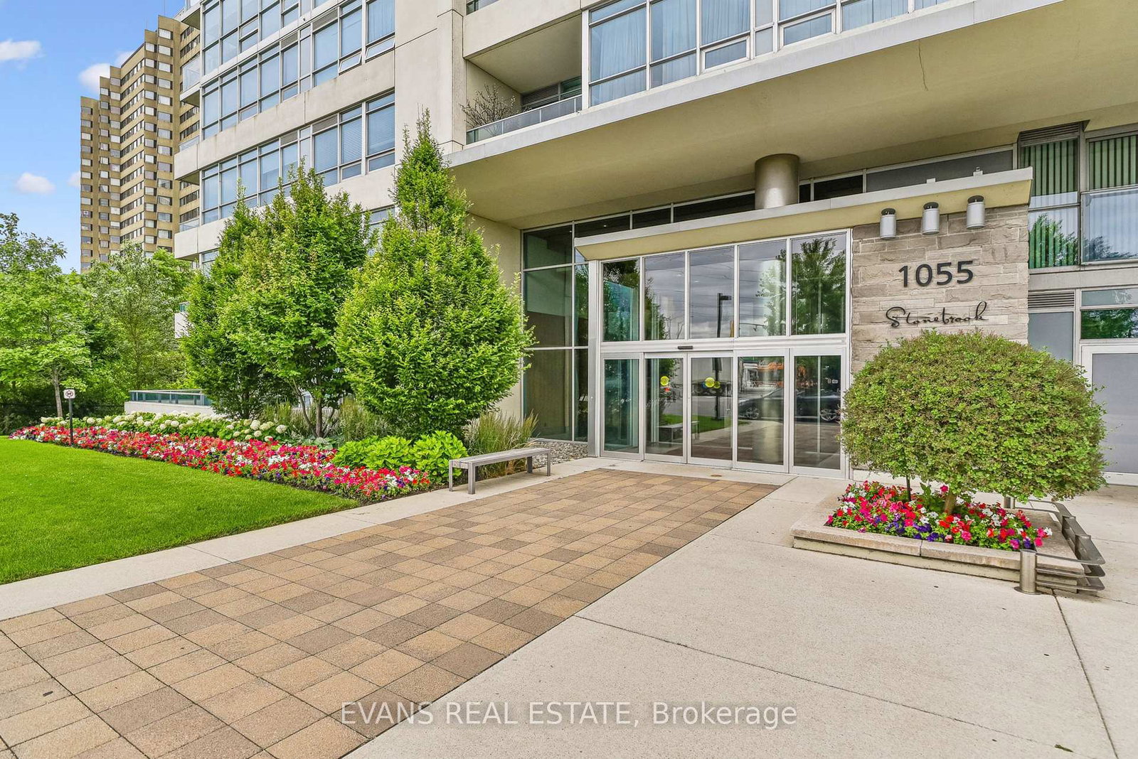 1055-southdown-road-mississauga-ontario-w13086694