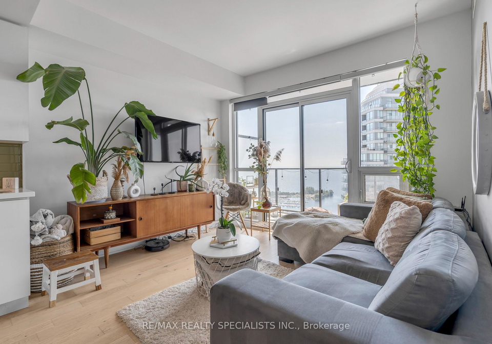 2212-lake-shore-boulevard-etobicoke-ontario-w13086890