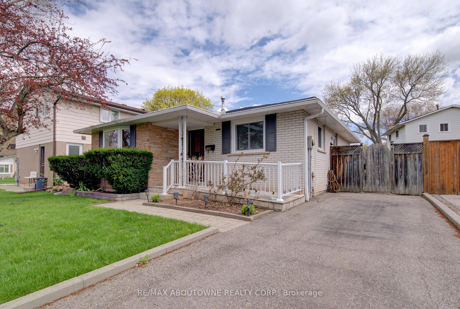 1229-owen-court-oakville-ontario-w13086912