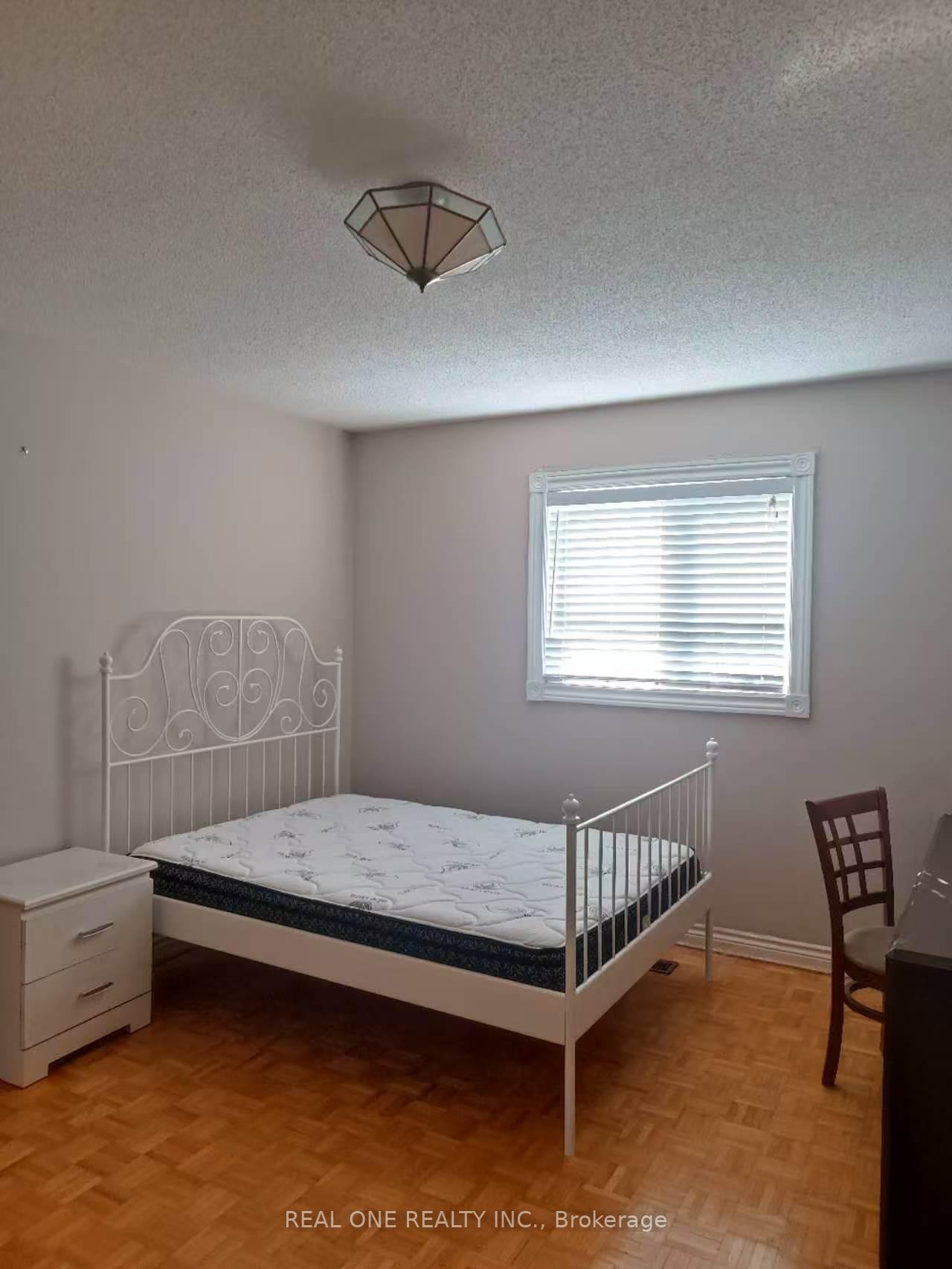 5672-shillington-drive-mississauga-ontario-w13087498