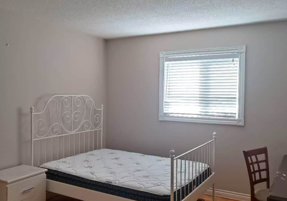5672-shillington-drive-mississauga-ontario-w13087498