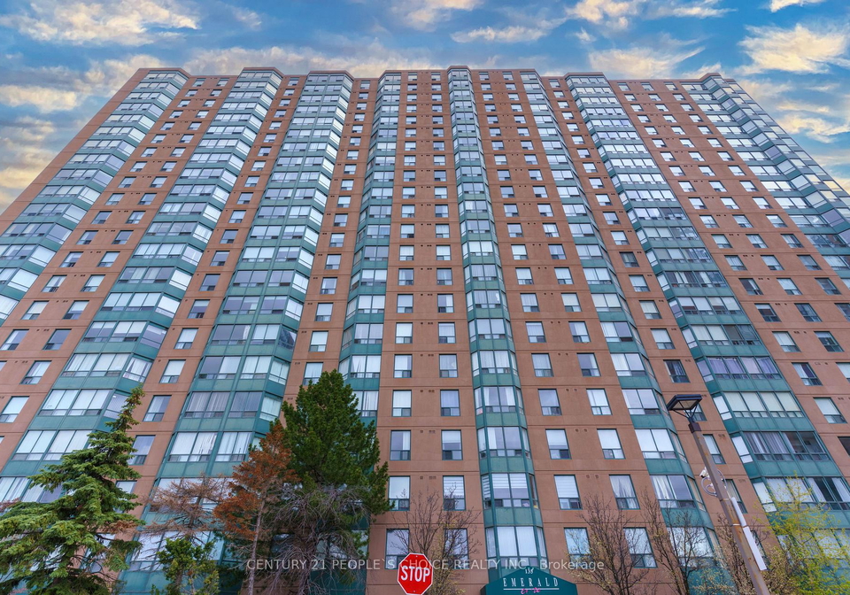 135-hillcrest-avenue-mississauga-ontario-w13087576