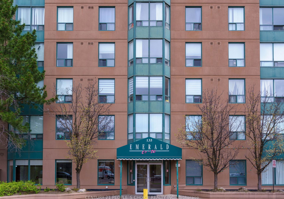 135-hillcrest-avenue-mississauga-ontario-w13087576