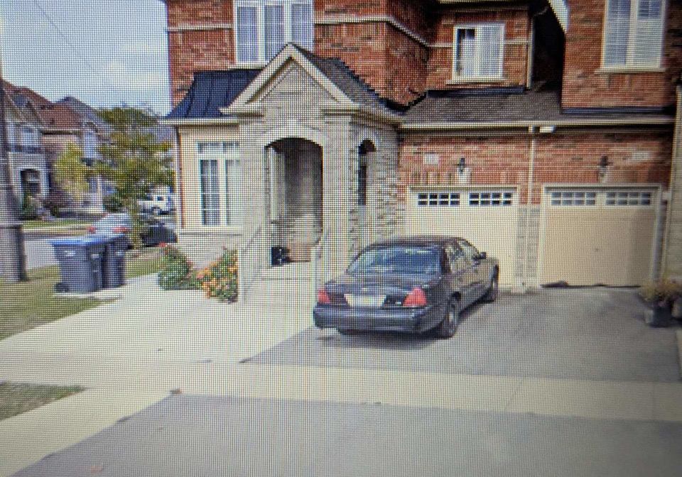 111-relton-circle-brampton-ontario-w13087606