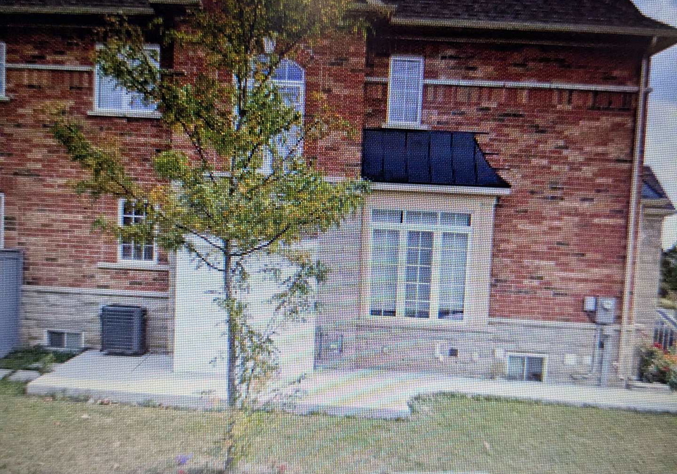 111-relton-circle-brampton-ontario-w13087606