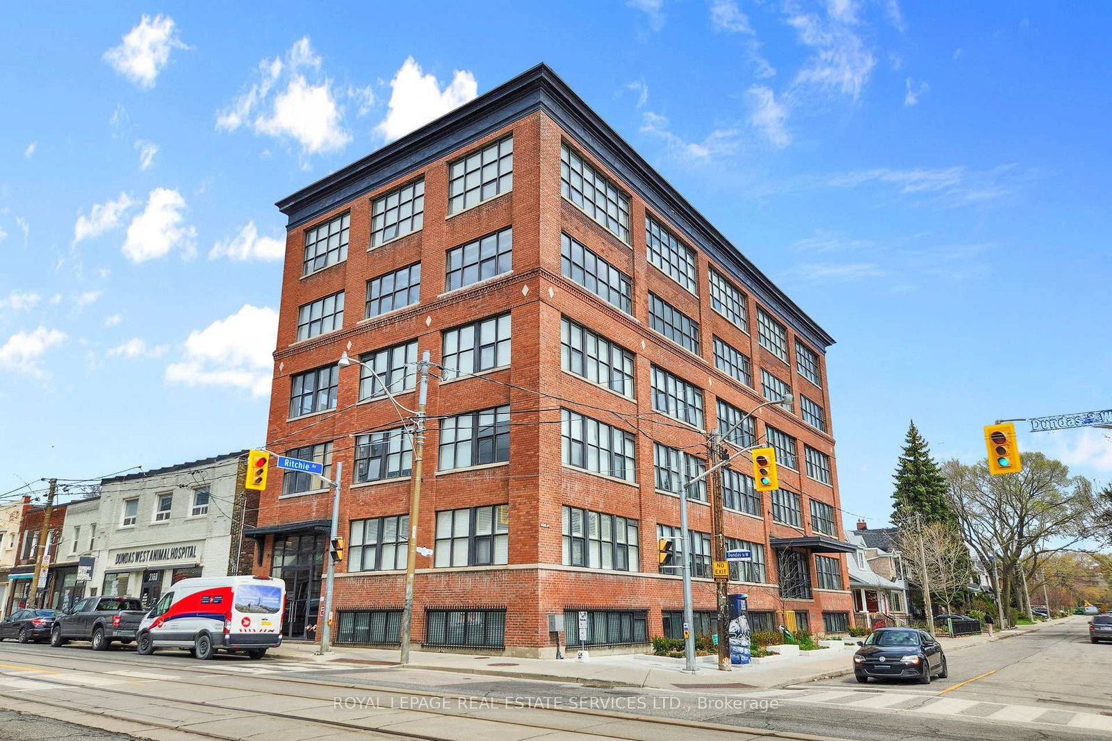 2154-dundas-street-w-toronto-ontario-w13087626