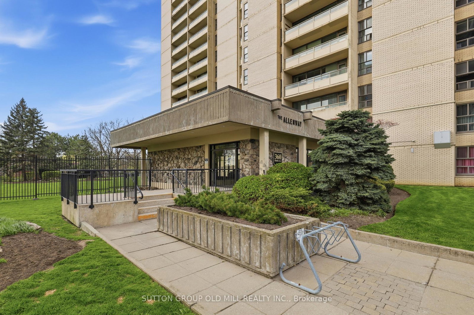 360-ridelle-avenue-north-york-ontario-w13087680