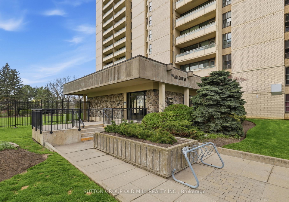 360-ridelle-avenue-north-york-ontario-w13087680