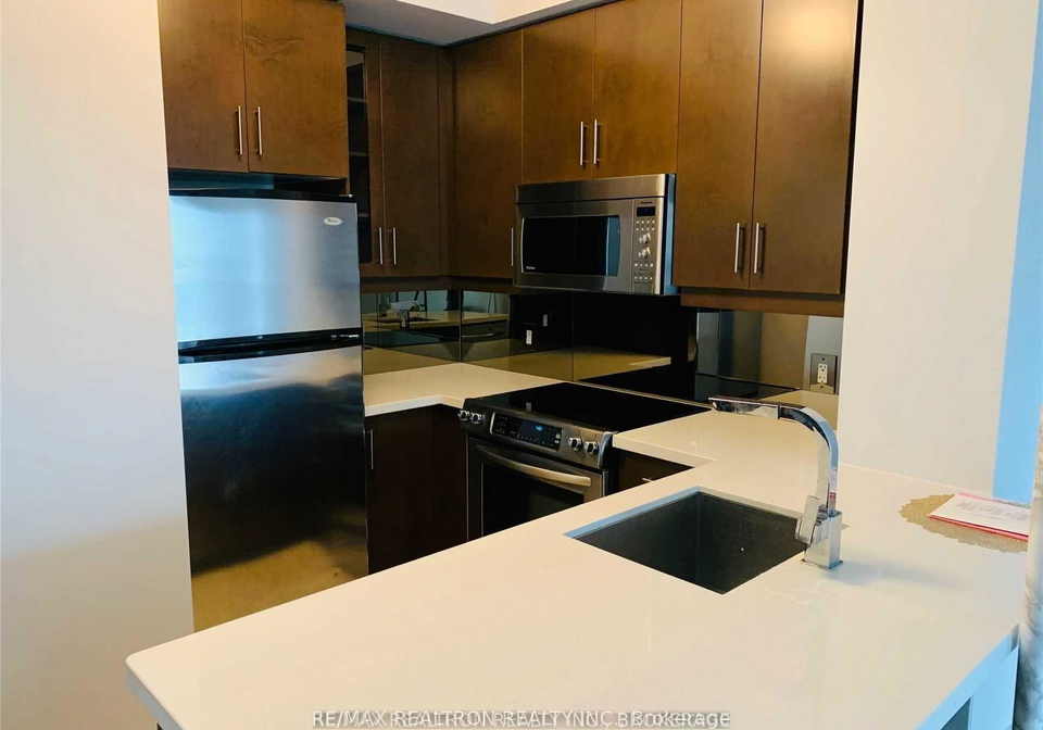 60-absolute-avenue-mississauga-ontario-w13087982