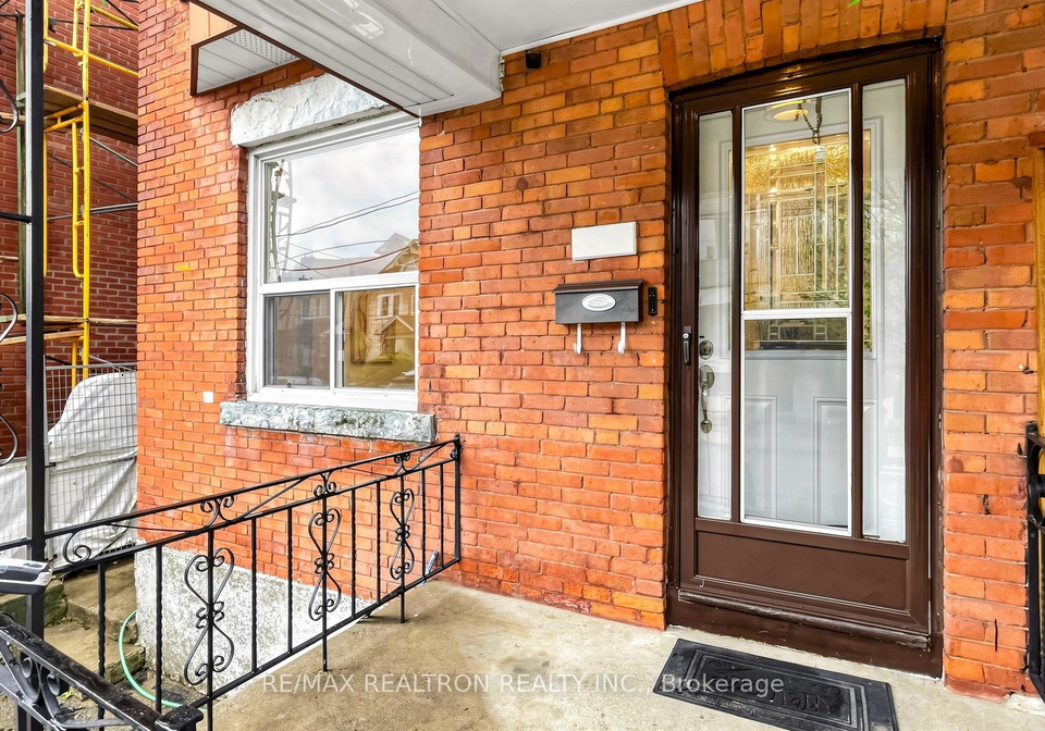 318-westmoreland-avenue-toronto-ontario-w13087984