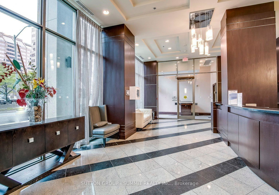 208-enfield-place-mississauga-ontario-w13088260