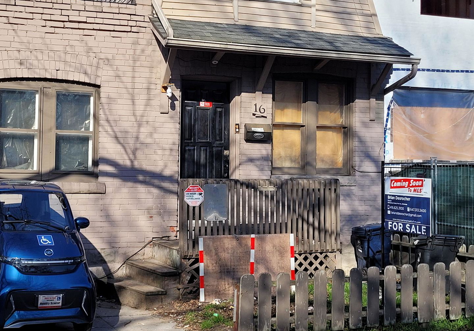 16-uxbridge-avenue-toronto-ontario-w13088288