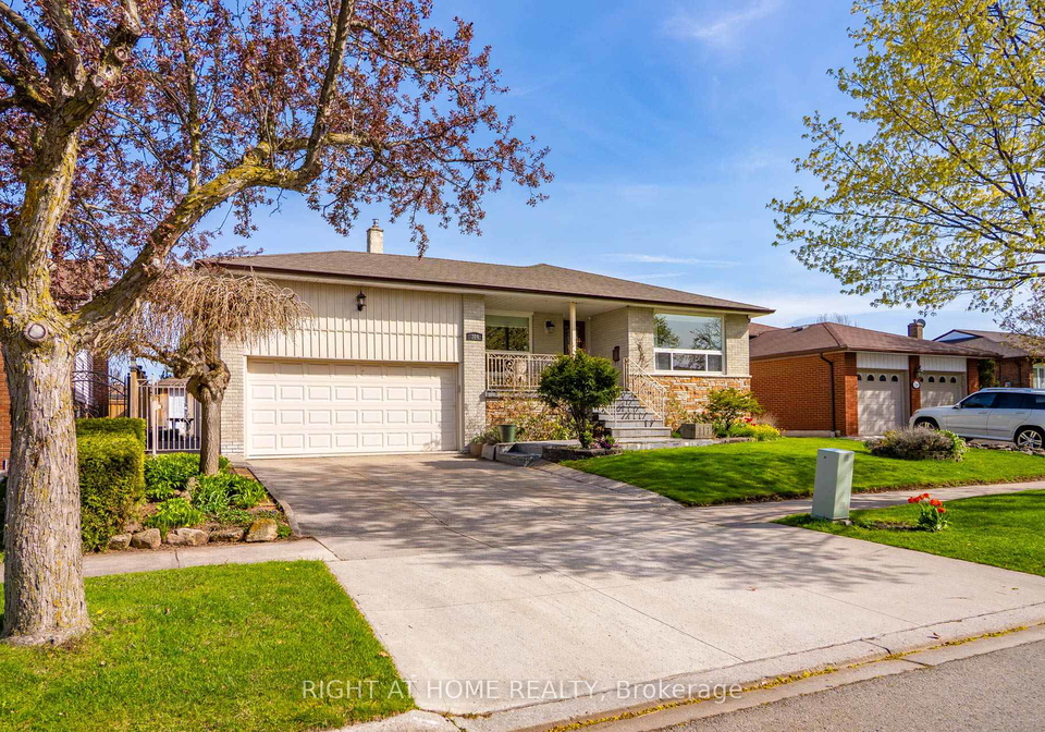 304-ulric-crescent-oakville-ontario-w13088744