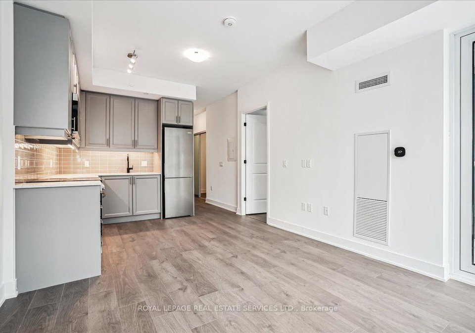 2343-khalsa-gate-oakville-ontario-w13088914