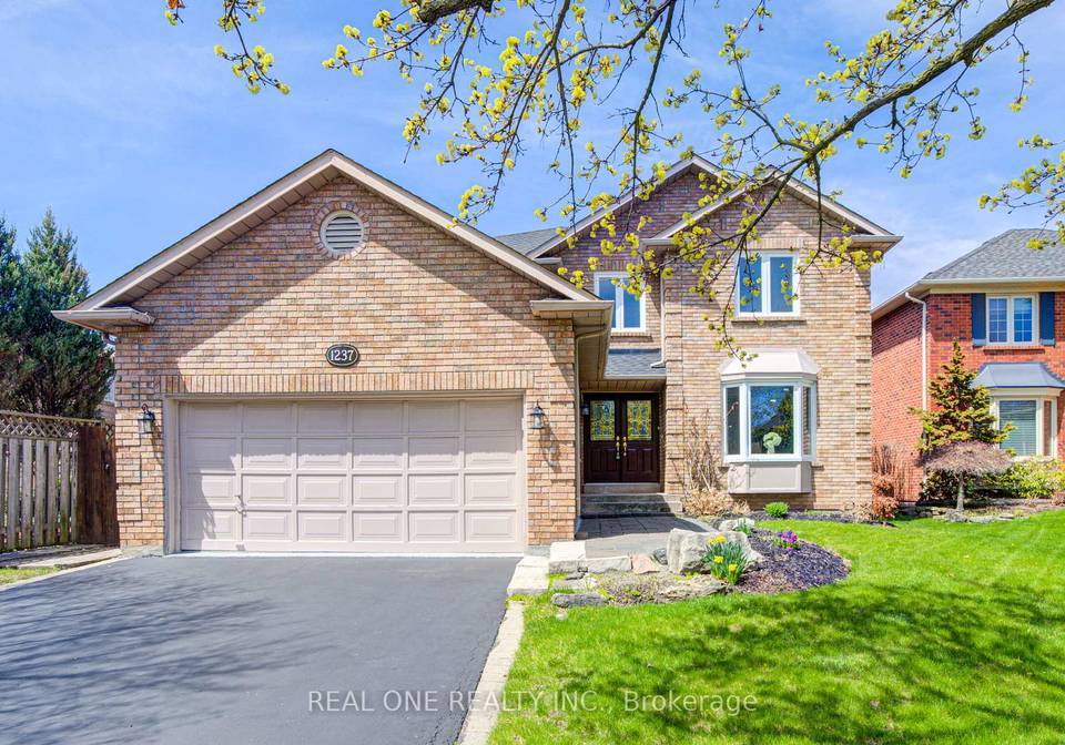 1237-woodview-drive-oakville-ontario-w13088936