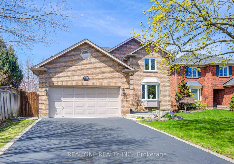 1237-woodview-drive-oakville-ontario-w13088936