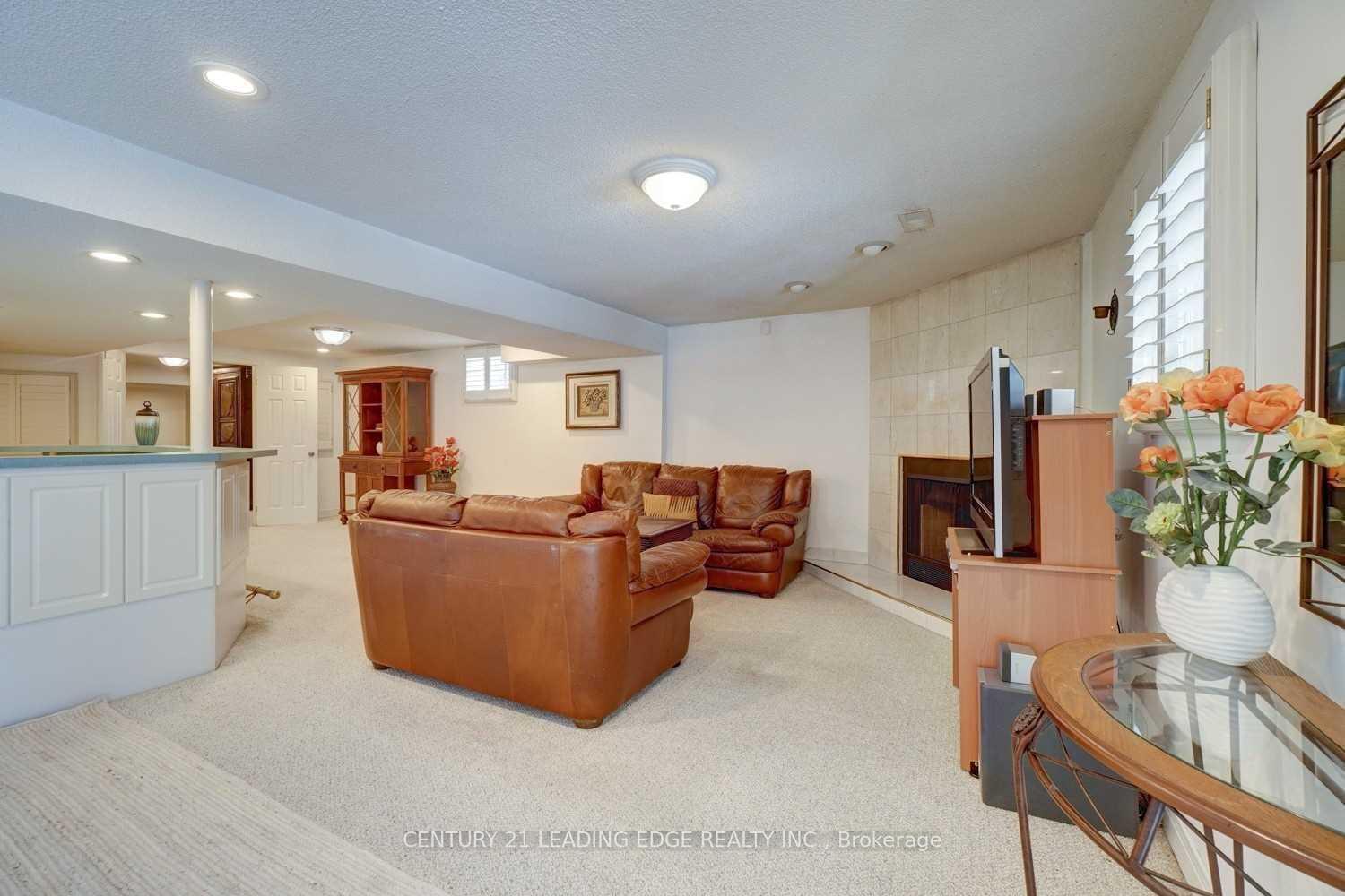 1374-heritage-way-oakville-ontario-w13089124