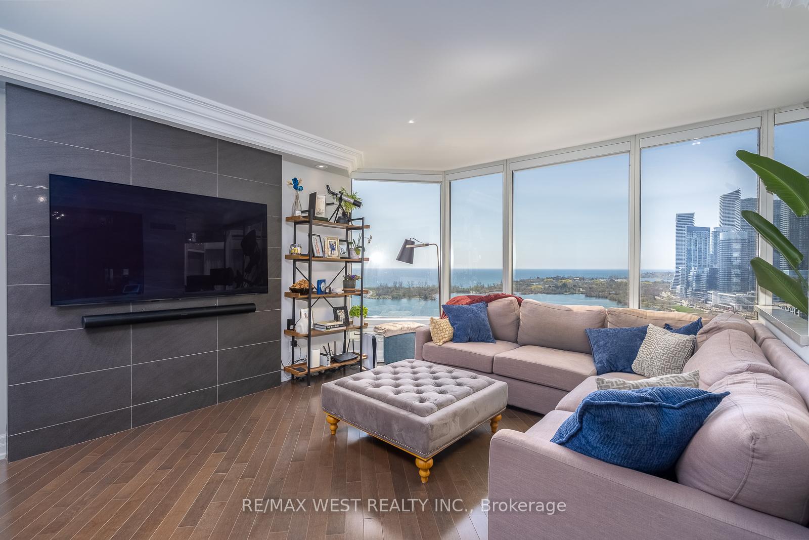 1-palace-pier-court-etobicoke-ontario-w13089142