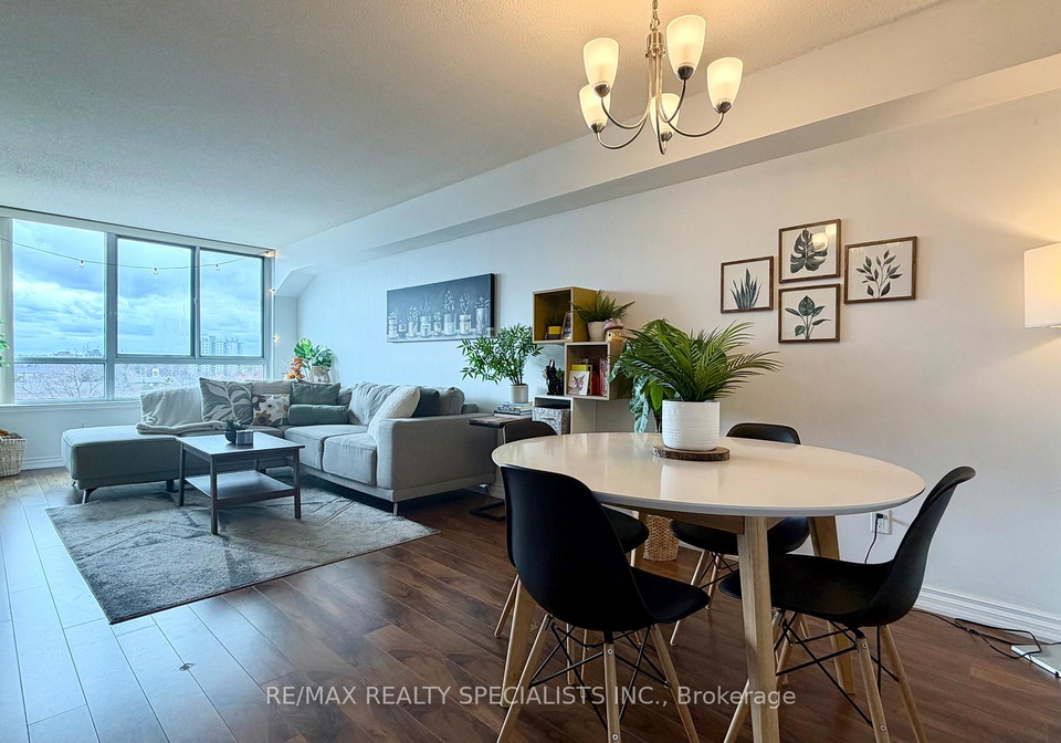 1001-cedarglen-gate-mississauga-ontario-w13089798