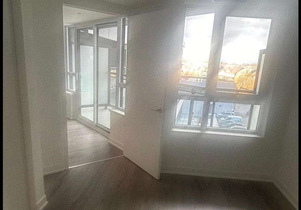 395-dundas-street-oakville-ontario-w13089800