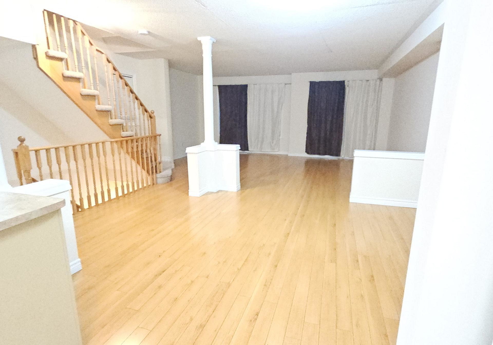27-frost-king-lane-etobicoke-ontario-w13089824