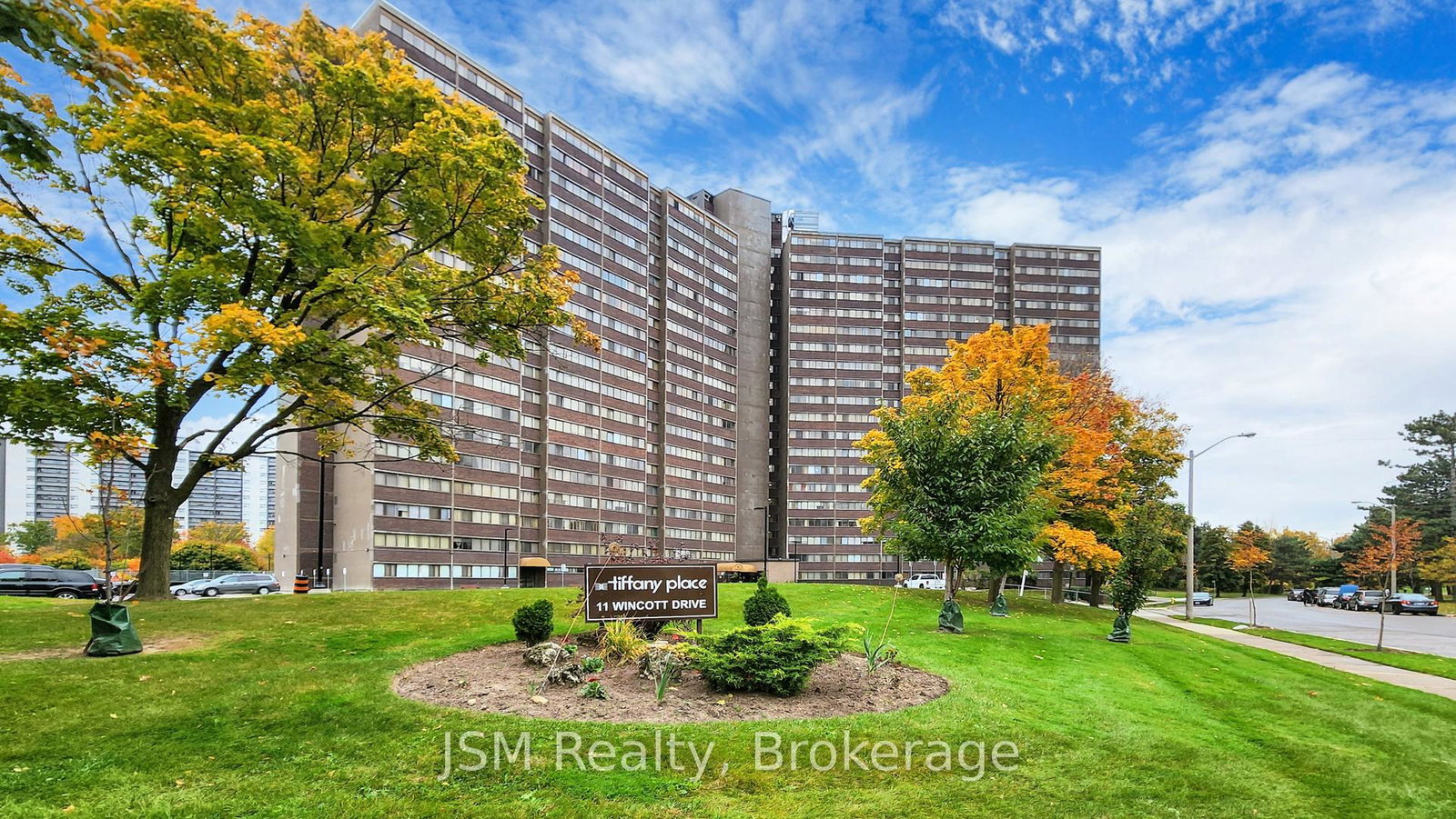 11-wincott-drive-etobicoke-ontario-w13090002