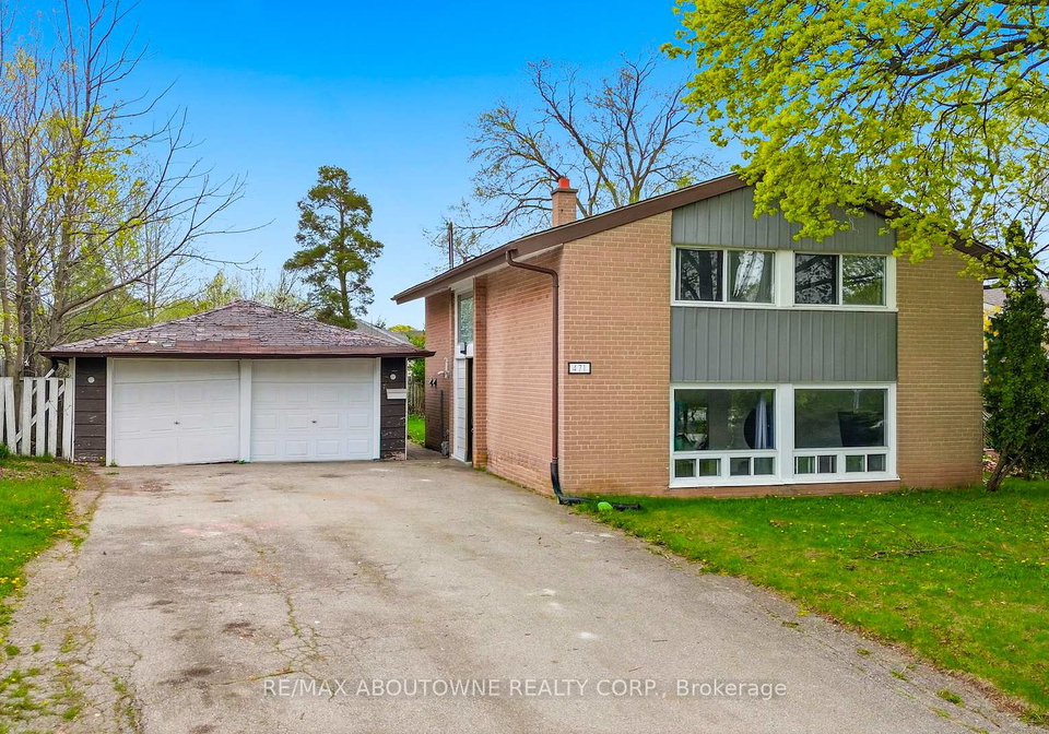 471-seabourne-drive-oakville-ontario-w13090028