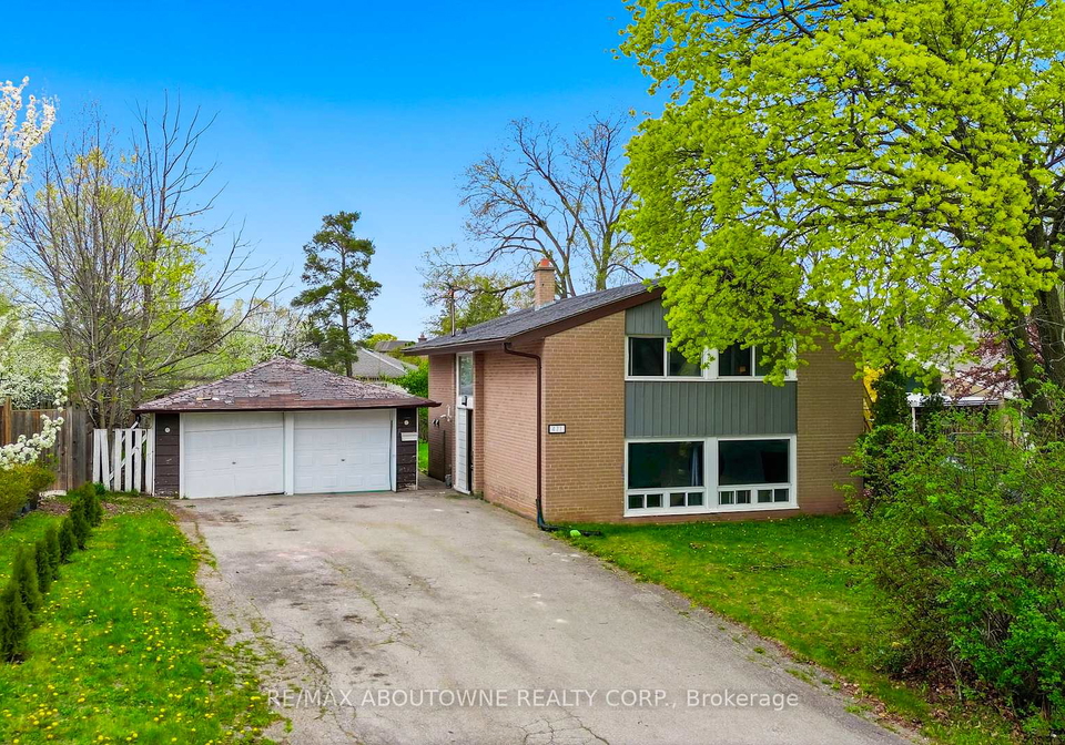 471-seabourne-drive-oakville-ontario-w13090028