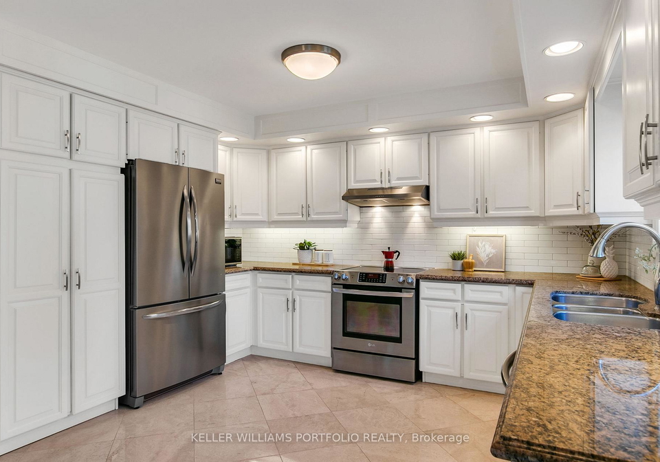 4-neiltree-court-etobicoke-ontario-w13090154