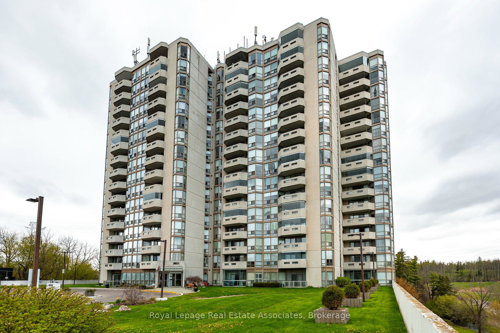 20-mcfarlane-drive-halton-hills-ontario-w13090778