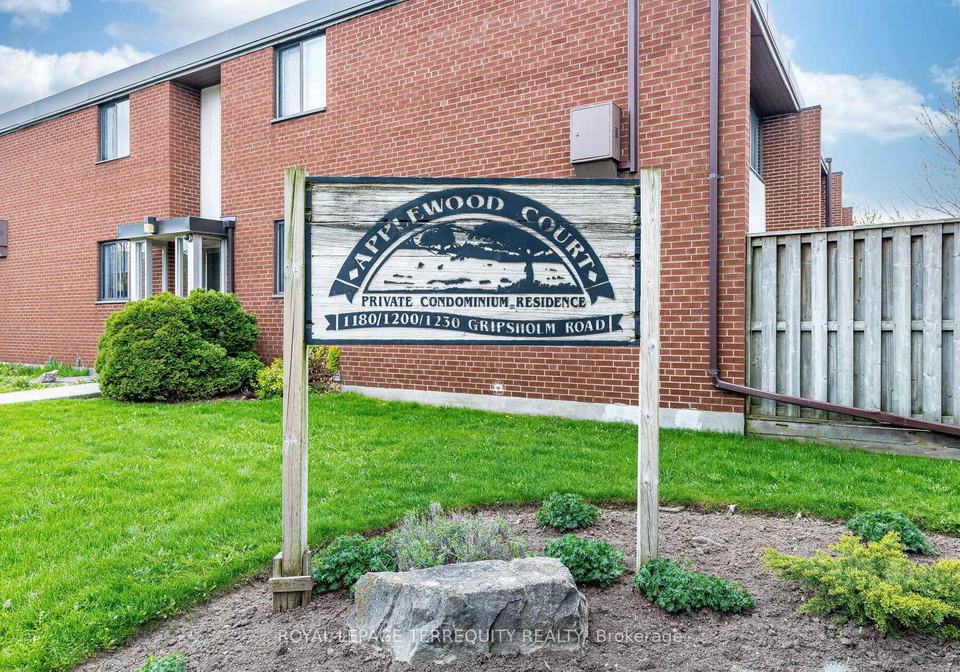 1230-gripsholm-road-mississauga-ontario-w13090836