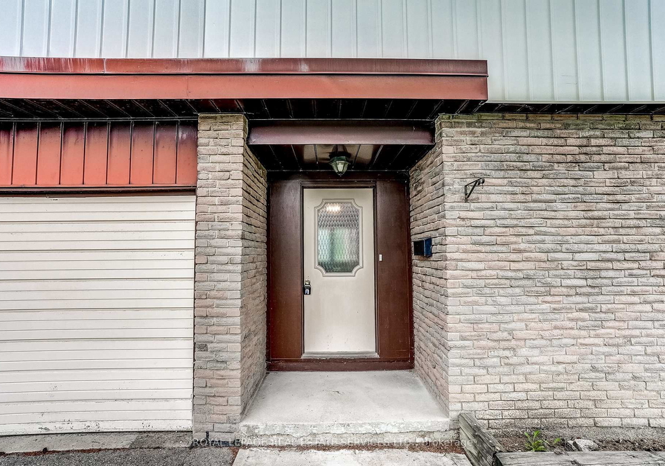 8-kenninghall-boulevard-mississauga-ontario-w13091368
