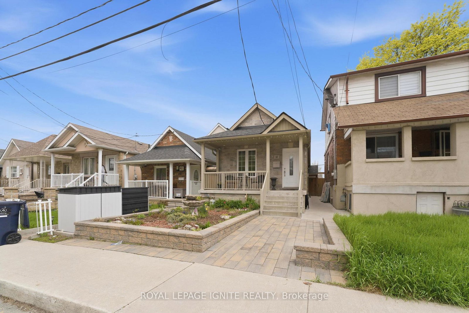 10-cayuga-avenue-toronto-ontario-w13091848
