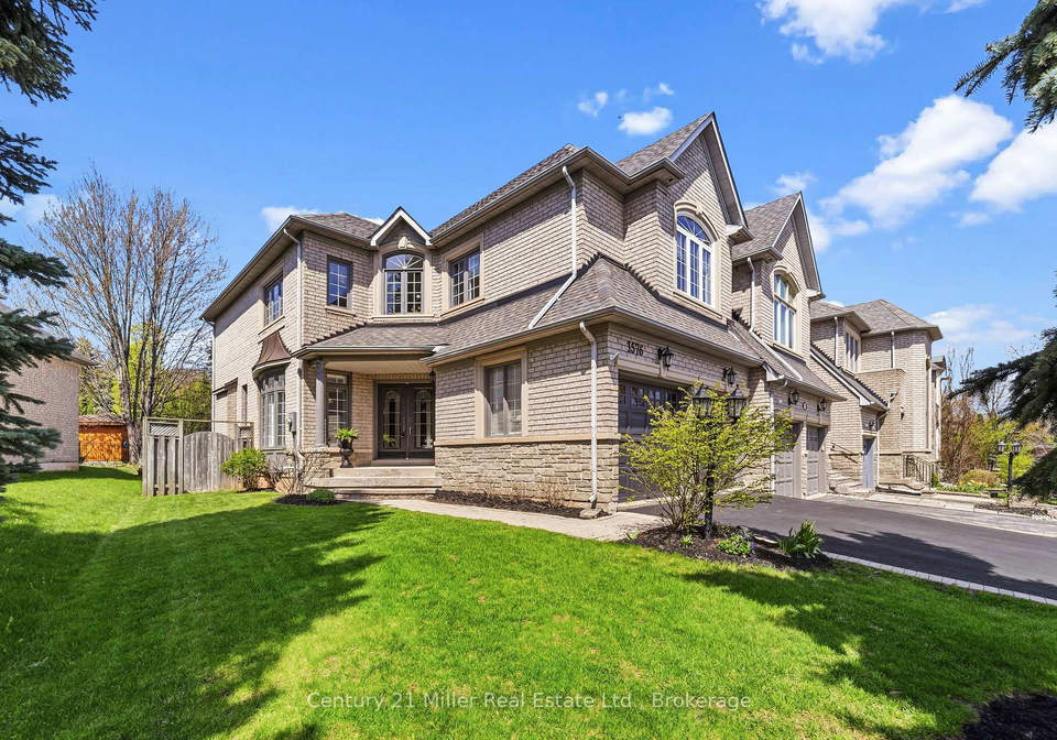 1576-bayshire-drive-oakville-ontario-w13092160