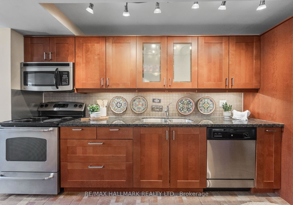 27a-ridout-street-toronto-ontario-w13092346