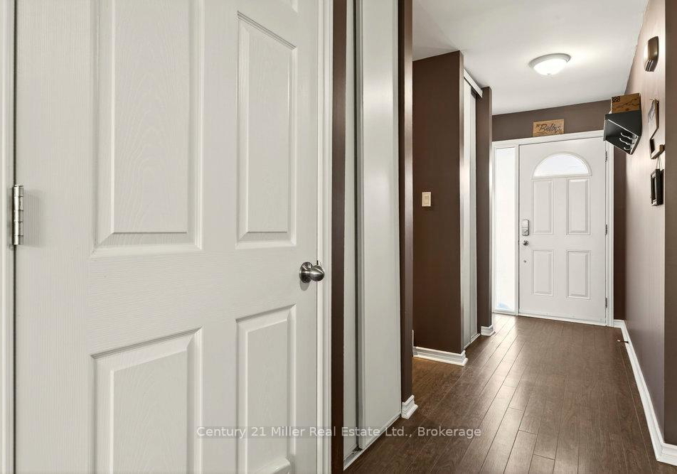 2050-upper-middle-road-burlington-ontario-w13092386