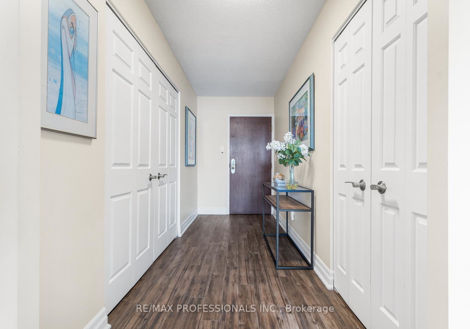 1300-islington-avenue-etobicoke-ontario-w13092586
