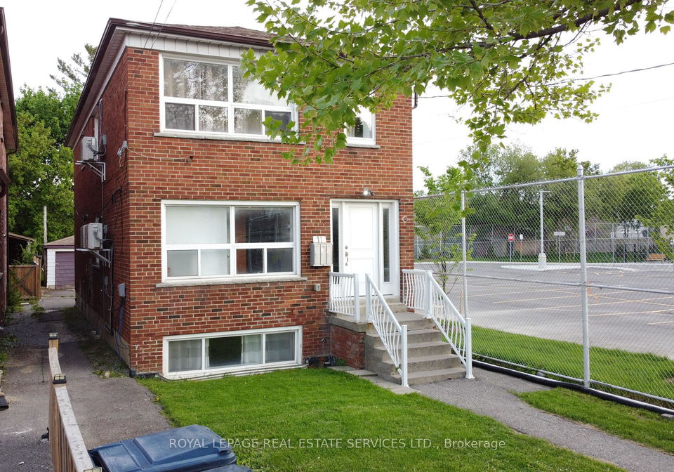 11-dennis-avenue-north-york-ontario-w13092990