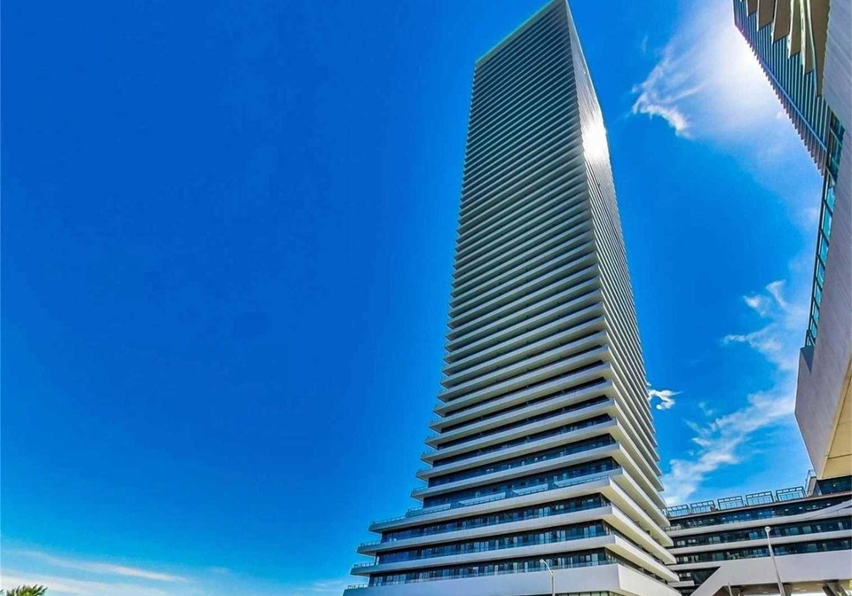 20-shore-breeze-drive-etobicoke-ontario-w13093064